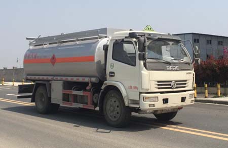 東風多利卡8-10噸加油車