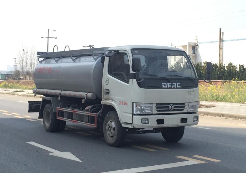 專威牌HTW5070TGYE型東風(fēng)多利卡供液車