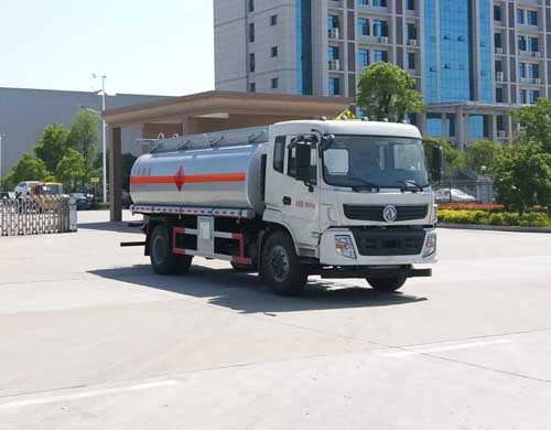 東風(fēng)專用油罐車運油車14.8方