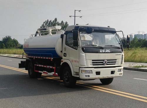 8.5方東風(fēng)多利卡吸糞車